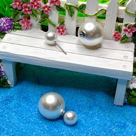 Pearl White Candy Double Stud Earrings - Picture 4 of 7